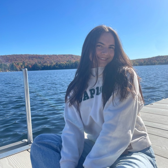 Meet your Posher, Stacy - Picture 4 of 5